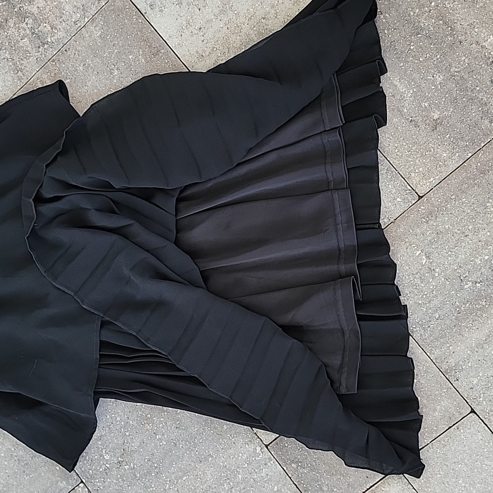 Elodie Black Chiffon Pleated Dress Sz M - Picture 11 of 11